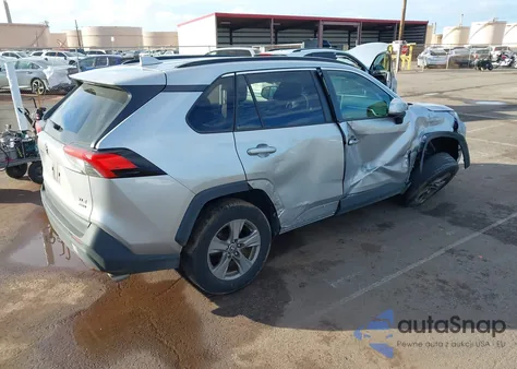 2022 Toyota Rav4 Xle z USA, uszkodzony, nr VIN JTMP1RFV8NJ040458